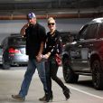 Exclusif - Gwen Stefani et son compagnon Blake Shelton se promènent à Los Angeles. Ils sont actuellement en pleine préparation de leur mariage. Los Angeles, le 16 novembre 2016.