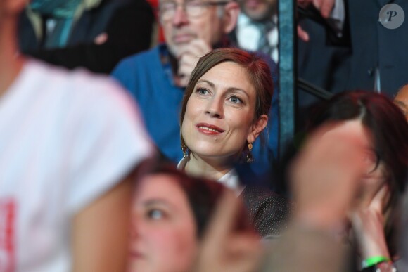 Gabrielle Guallar, la compagne de Benoit Hamon, assiste au meeting de Bercy à l'AccorHotels Arena à Paris, France, le 19 mars 2017.