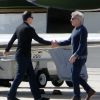 Exclusif- Harrison Ford monte dans un avion privé avec sa femme Calista Flockhart et le fis ( Liam) de celle-ci à Santa Monica Le 25 mars 2017