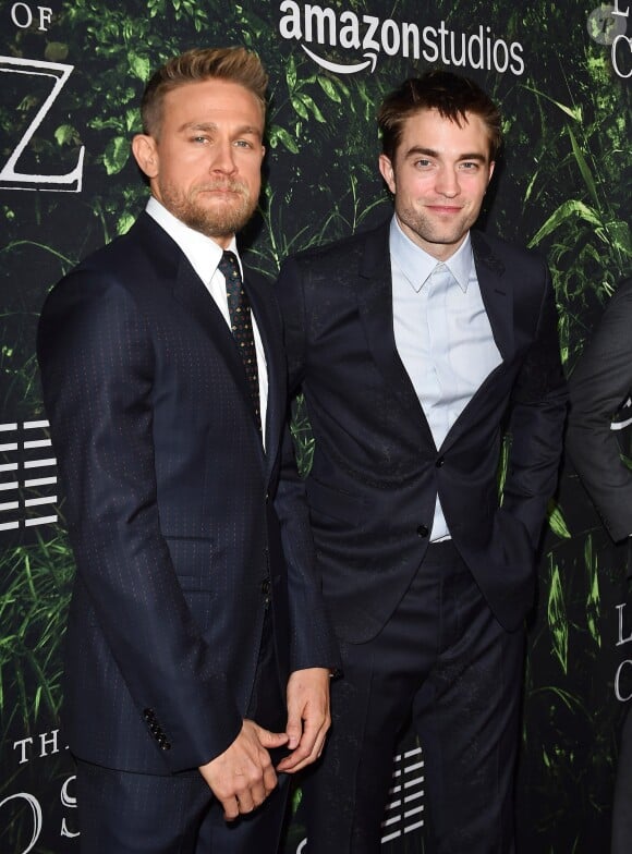 Charlie Hunnam et Robert Pattinson lors de la première de The Lost City of Z aux ArcLight Cinemas Hollywood, Los Angeles, le 5 avril 2017.