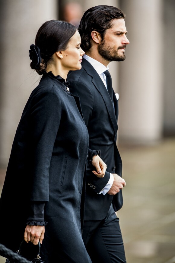 La princesse Sofia (Hellqvist), le prince Carl Philip de Suède - La famille royale de Suède à la sortie l'Hôtel de Ville après la minute de silence en hommage aux victimes de l'attentat de Stockholm, qui a fait 4 morts et 15 blessés. Le 10 avril 2017