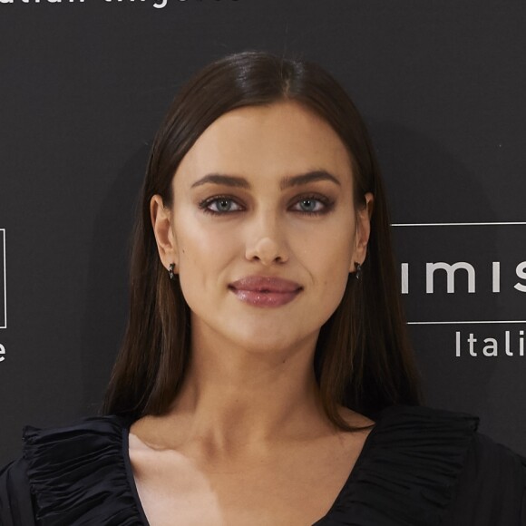 Irina Shayk fête le 20ème anniversaire de la marque Intimissimi au magasin Preciados à Madrid, le 17 novembre 2016.17/11/2016 - Madrid