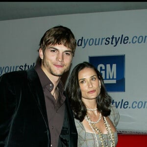 Ashton Kutcher et Demi Moore à Los Angeles en février 2005