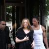 Mariah Carey et Nick Cannon ont renouvellé leurs vouex à Paris. A la sortie de l'hôtel Plaza Athénée, le 29 avril 2012.