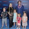 Tori Spelling enceinte avec son mari Dean McDermott et ses enfants Stella Doreen, Hattie Margaret, Liam Aaron et Finn Davey McDermott - Première du film "Moana" à Los Angeles le 14 novembre 2016