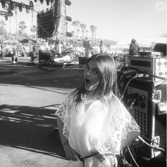 Photo d'Anja Mazur (fille d'Alessandra Ambrosio et Jamie Mazur) à Coachella. Avril 2017.