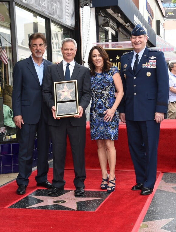 Gary Sinise, Joe Mantegna, Patricia Heaton et le général Robin Rand - Gary Sinise reçoit son étoile sur le Walk of Fame à Hollywood, le 17 avril 2017 © Chris Delmas/Bestimage