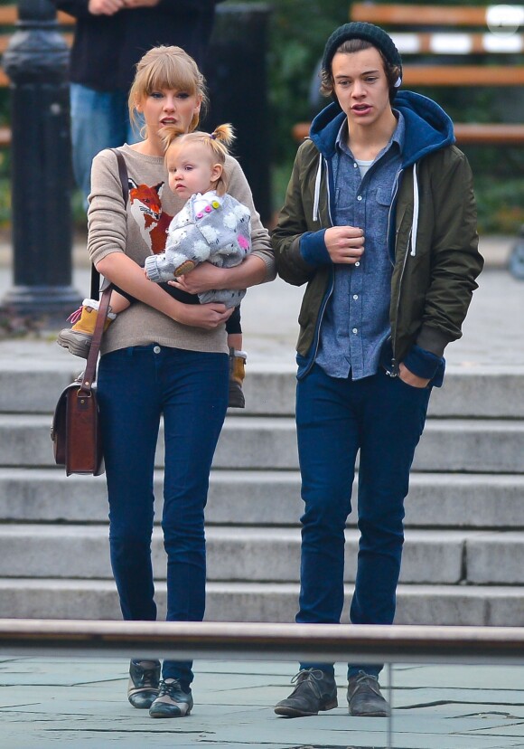Harry Styles et Taylor Swift se promenent a Central Park a New York, le 2 decembre 2012.