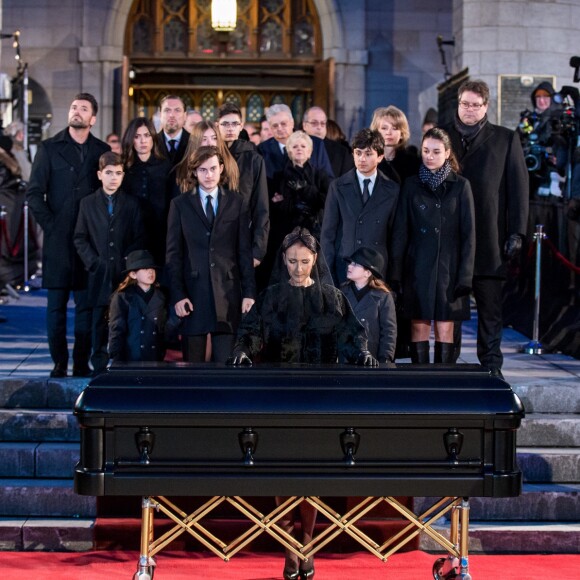 Céline Dion, ses enfants René-Charles Angélil, les jumeaux Nelson Angélil et Eddy Angélil, Anne-Marie Angélil-Dupré, la fille de René Angélil et son mari Marc Dupré, Patrick Angélil, le fils de René Angélil et Jean-Pierre Angéli, le fils de René Angélil - Obsèques nationales de René Angélil en la Basi­lique Notre-Dame de Montréal, le 22 janvier 2016. © Olivier Samson Arcand / OSAIMAGES / FEELING via Bestimage