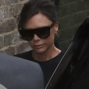 Victoria Beckham fête son titre d'OBE à la Casa Cruz, avec sa famille et ses proches. Londres, le 19 avril 2017.