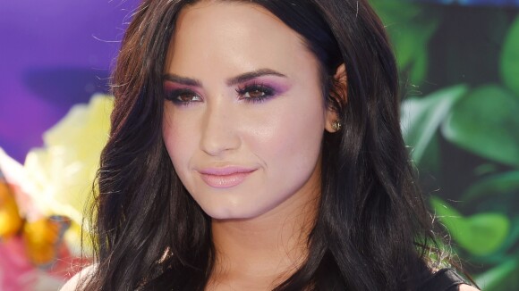 Demi Lovato : Elle dévoile (de nouveau) sa poitrine gonflée !