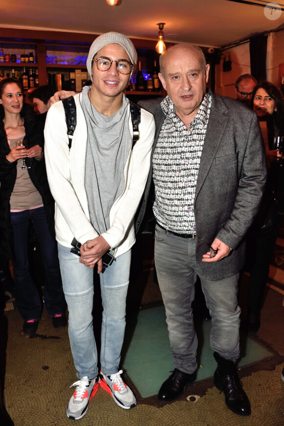 Exclusif - L'acteur Samy Seghir et Michel Jonasz  à la Soirée autour de la pièce de théâtre "Les fantômes de la rue Papillon" organisée par Les amis d'Elnet au théâtre du gymnase à Paris le 26 avril 2017. © Erez Lichtfeld / Bestimage