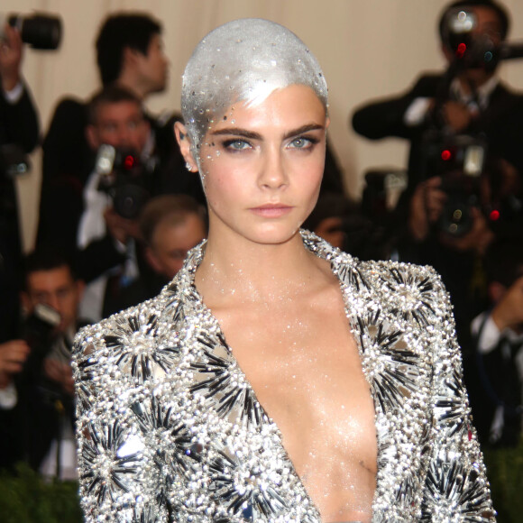 Cara Delevingne assiste au Met Gala 2017 au Metropolitan Museum of Art à New York, le 1er mai 2017 © Sonia Moskowitz/Globe Photos via Zuma/Bestimage