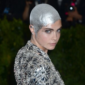 Cara Delevingne assiste au Met Gala 2017 au Metropolitan Museum of Art à New York, le 1er mai 2017.