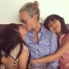Laeticia Hallyday complice avec ses filles Jade et Joy sur Instagram. Avril 2017.