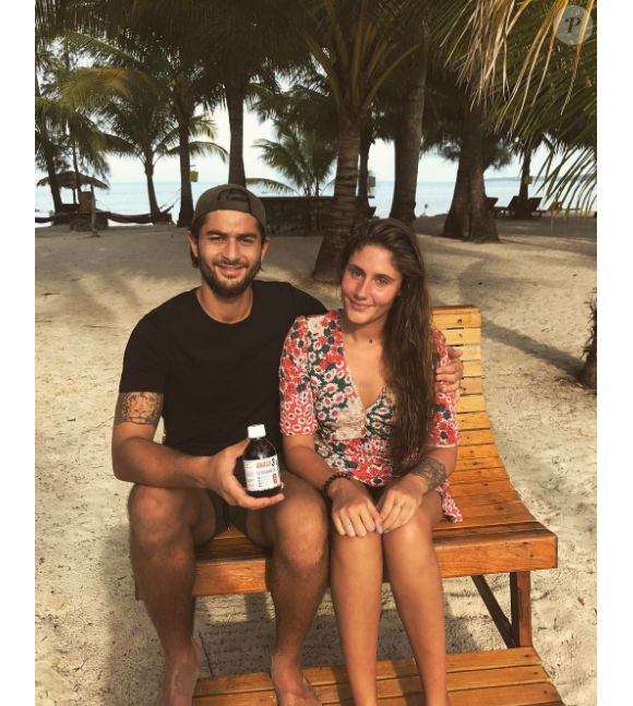 Jesta et Benoît en vacances en famille au Cambodge. Ils célèbrent leurs 9 mois d'amour. Mai 2017.