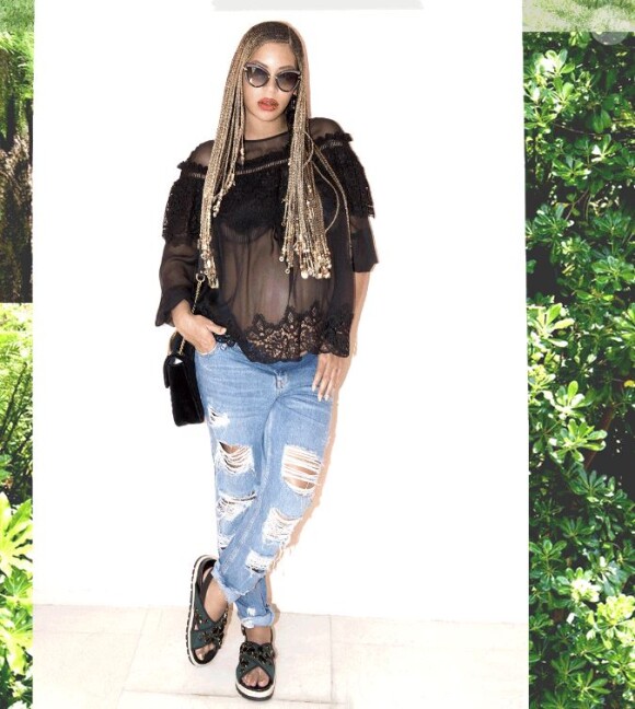 Beyoncé pose, enceinte de jumeaux, sur son site officiel Beyonce.com