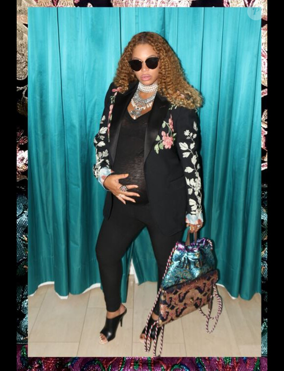 Beyoncé pose, enceinte de jumeaux, sur son site officiel Beyonce.com