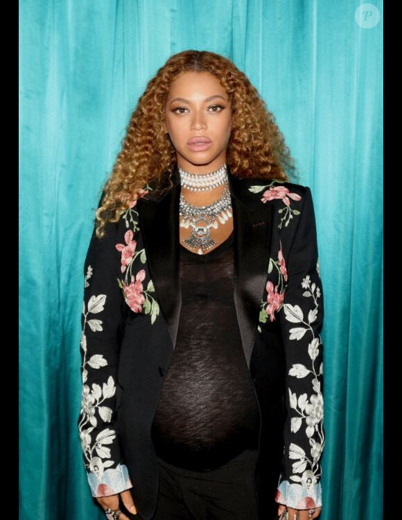 Beyoncé pose, enceinte de jumeaux, sur son site officiel Beyonce.com
