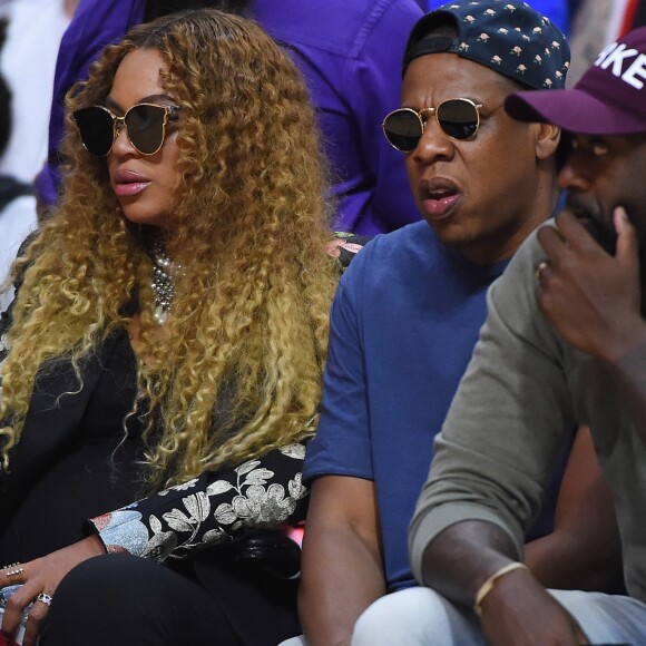 Beyoncé et son mari Jay Z assistent à un match des Clippers de Los Angeles contre l'Utah Jazz au Staples Center de Los Angeles le 3 mai 2017.