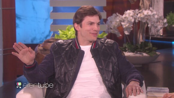 Ashton Kutcher dans The Ellen Show le 1er mai 2017.