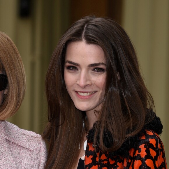 Editor-in-Chief of American Vogue and Artistic Director of Conde Nast Dame Anna Wintour shows her award as Dame Commander after the investiture service at Buckingham Palace, London, May 5 2017. She has been joined by her daughter Bee Shaffer. Photo by SWNS/ABACAPRESS.COM05/05/2017 - 