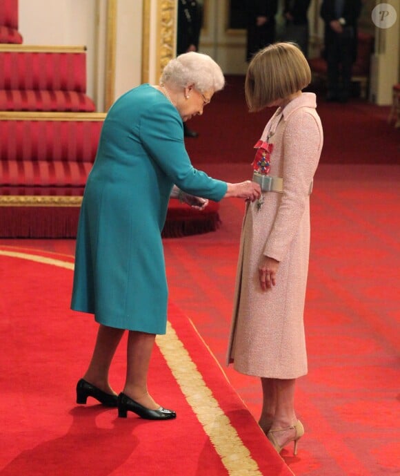 Dame Anna Wintour is made a Dame Commander of the British Empire by Queen Elizabeth II, during an Investiture ceremony at Buckingham Palace, London, UK on May 5, 2017. Photo by Yui Mok/PA Wire/ABACAPRESS.COM05/05/2017 - London