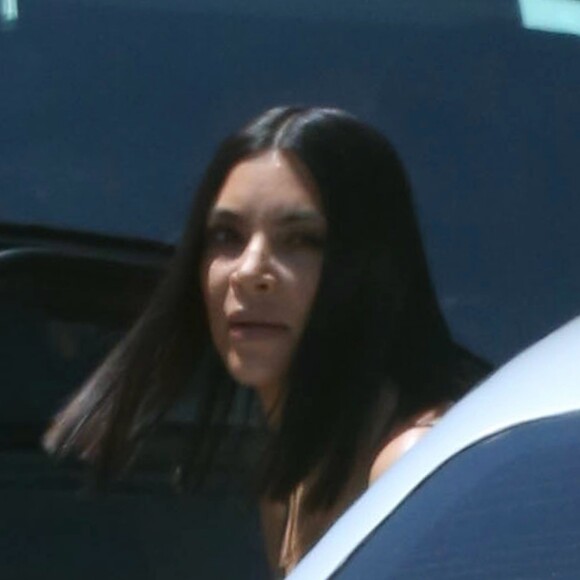 Kim Kardashian et son meilleur ami Jonathan Cheban sont allés déjeuner chez Chrissy Teigen et son mari John Legend à Los Angeles, le 4 mai 2017