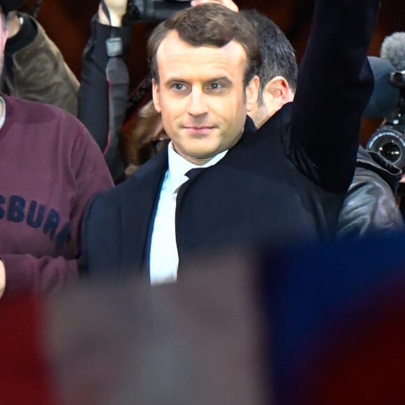 Emmanuel Macron - Le président-élu, Emmanuel Macron, prononce son discours devant la pyramide au musée du Louvre à Paris, après sa victoire lors du deuxième tour de l'élection présidentielle le 7 mai 2017.