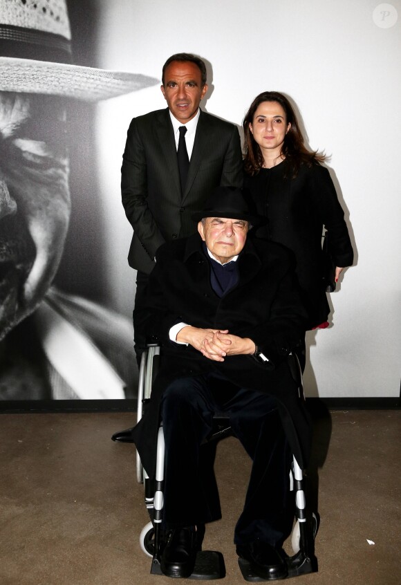 Nikos Aliagas avec sa soeur Maria et ses parents Andreas et Harula - Inauguration de l'exposition photographique de Nikos Aliagas intitulée "Corps et âmes" à la Conciergerie à Paris le 23 Mars 2016. © Dominique Jacovides / Bestimage