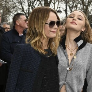 Vanessa Paradis et sa fille Lily-Rose Depp - Arrivées au défilé de mode prêt-à-porter automne-hiver 2017/2018 "Chanel" au Grand Palais à Paris. Le 7 mars 2017 © CVS-Veeren / Bestimage