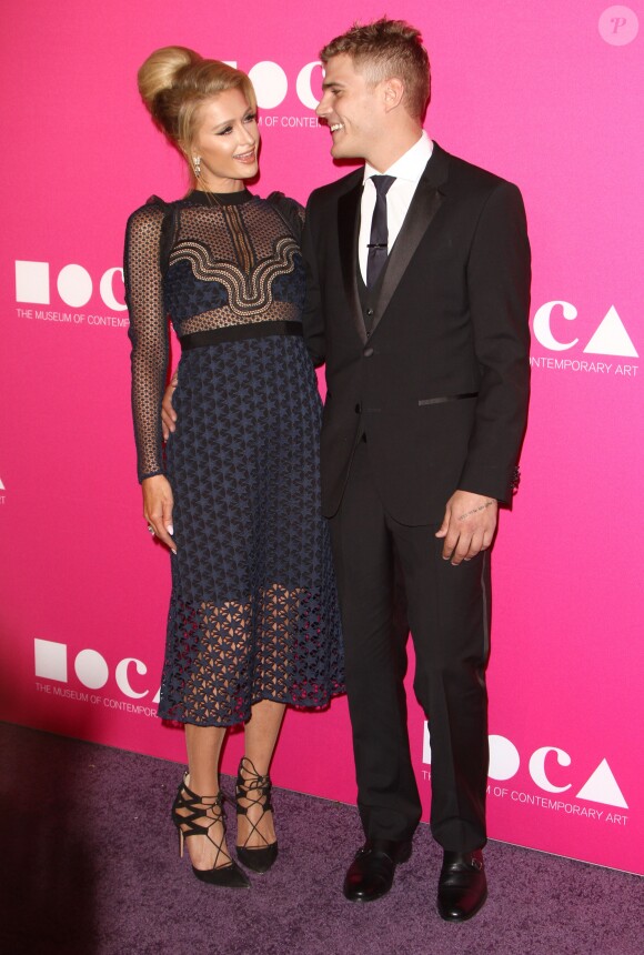 Paris Hilton et son compagnon Chris Zylka à la soirée MOCA au Geffen Contemporary à Los Angeles, le 29 avril 2017