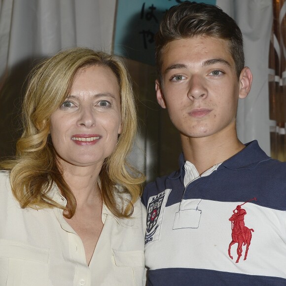 Valérie Trierweiler et son fils Léonard - Inauguration de la Fête des Tuileries à Paris le 26 juin 2015.