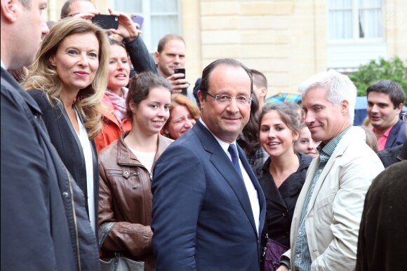François Hollande et Valerie Trierweiler ont accueilli au palais de l'Elysée leurs concitoyens pour la journée du patrimoine, le 14 septembre 2013.