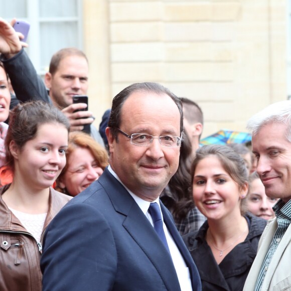 François Hollande et Valerie Trierweiler ont accueilli au palais de l'Elysée leurs concitoyens pour la journée du patrimoine, le 14 septembre 2013.