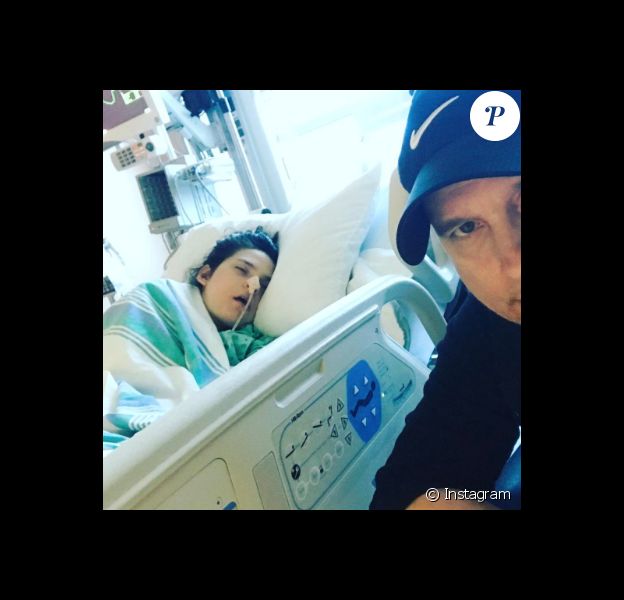 Jean-Marc Généreux et sa petite Francesca, atteinte du syndrome de Rett, le 8 mai 2017 à l'hôpital Pierre Boucher au Québec.