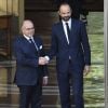 Passation de pouvoir entre Bernard Cazeneuve et Edouard Philippe, à Matignon, à Paris, le 15 mai 2017