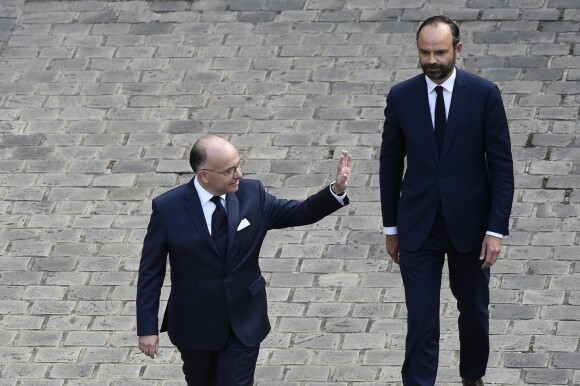 Passation de pouvoir entre Bernard Cazeneuve et Edouard Philippe, à Matignon, à Paris, le lundi 15 mai 2017