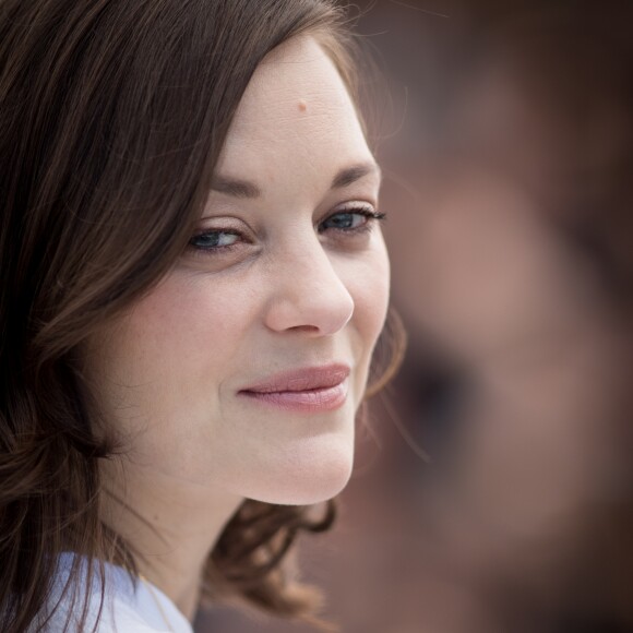 Marion Cotillard au photocall du film "Les Fantômes d'Ismaël" lors du 70e Festival International du Film de Cannes, le 17 mai 2017. © Cyril Moreau/Bestimage