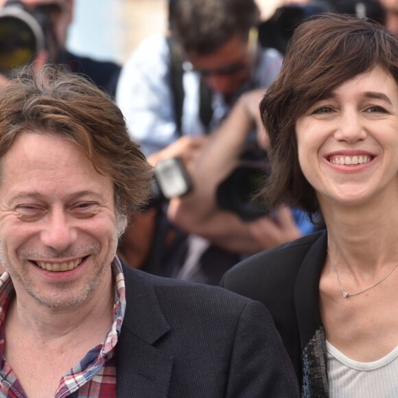 Mathieu Amalric, Charlotte Gainsbourg au photocall du film "Les Fantômes d'Ismaël" lors du 70e Festival International du Film de Cannes, le 17 mai 2017. © Giancarlo Gorassini/Bestimage