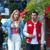 Sophie Turner et sa compagne Joe Jonas sont allés diner dans le quartier de East Village à New York, le 9 mai 2017.
