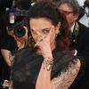 Asia Argento à la montée des marches du film "Les Fantômes d'Ismaël" lors du 70ème Festival International du Film de Cannes, le 17 mai 2017. © Denis Guignebourg/Bestimage