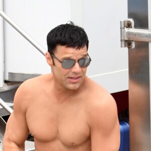 Ricky Martin, sans ses tatouages, sur le tournage de Versace : American Crime Story à Miami, le 18 mai 2017