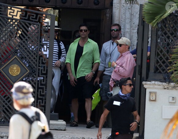 Penelope Cruz, Edgar Ramirez et Ricky Martin sur le tournage de Versace : American Crime Story à Miami, le 17 mai 2017 