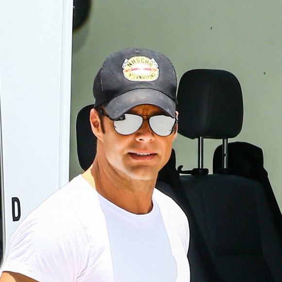 Ricky Martin sur le tournage de Versace : American Crime Story à Miami, le 17 mai 2017