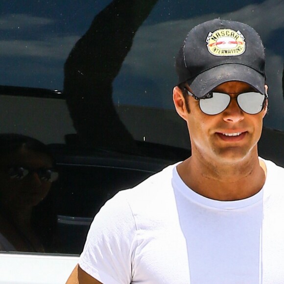 Ricky Martin sur le tournage de Versace : American Crime Story à Miami, le 17 mai 2017