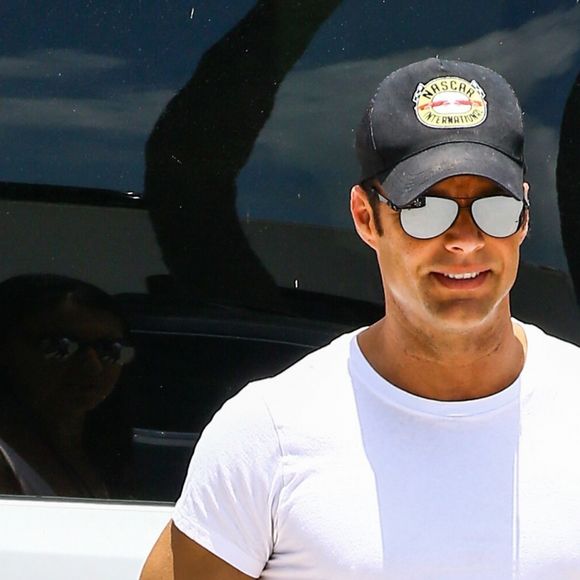 Ricky Martin sur le tournage de Versace : American Crime Story à Miami, le 17 mai 2017