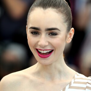 Lily Collins - Photocall du fim "Okja" lors du 70e Festival International du Film de Cannes, France, le 19 mai 2017. © Borde-Jacovides-Moreau/Bestimage