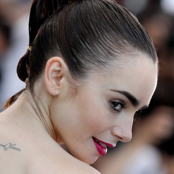 Lily Collins - Photocall du fim "Okja" lors du 70e Festival International du Film de Cannes, France, le 19 mai 2017. © Borde-Jacovides-Moreau/Bestimage