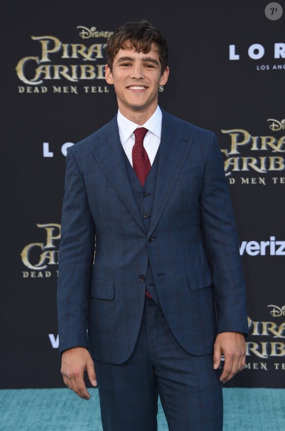 Brenton Thwaites à la première de 'Pirates of the Caribbean: Dead Men Tell No Tales' au théâtre Dolby à Hollywood, le 18 mai 2017 © Chris Delmas/Bestimage  People at the premiere of 'Pirates of the Caribbean: Dead Men Tell No Tales' held at the Dolby Theatre. May 18, 201718/05/2017 - Los Angeles